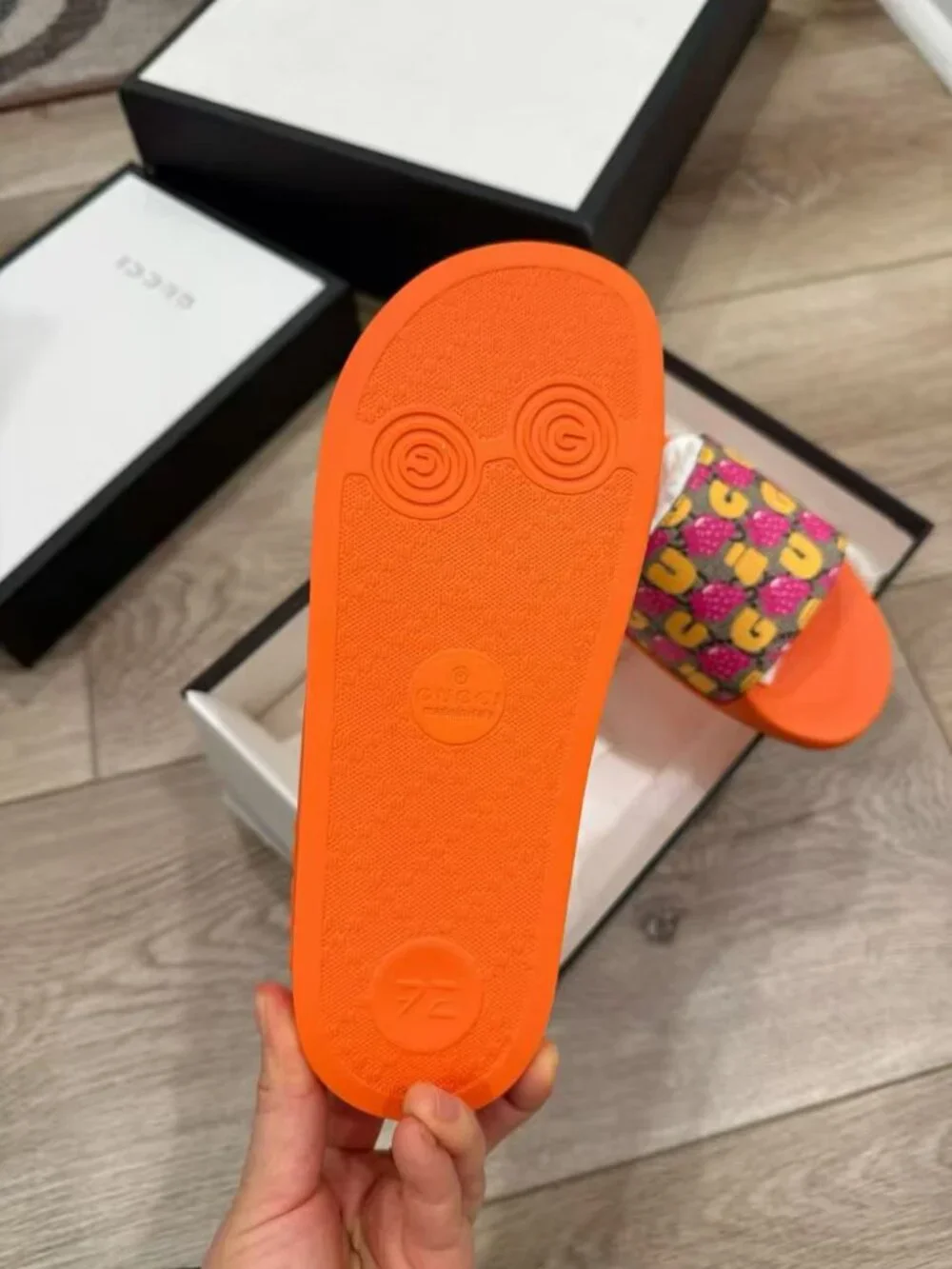 NIB Authentic Gucci Kids Strawberry Print Slide Sandals
